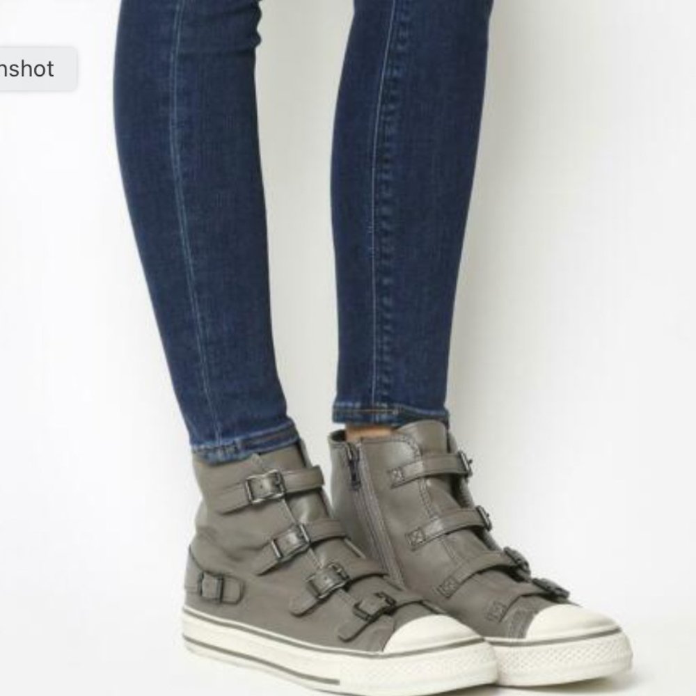 Ash sneakers, style Virgin in light grey.